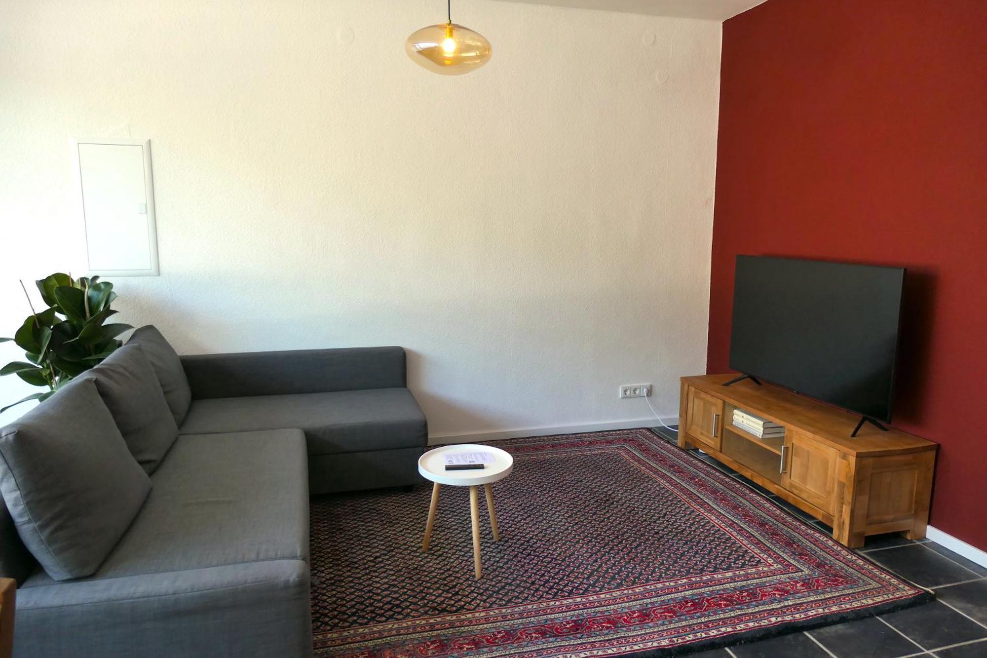 Stilvolle Erdgeschoss-wohnung: Gemuetlich Eingerichtet Mit Eigenem Eingang Gelsenkirchen